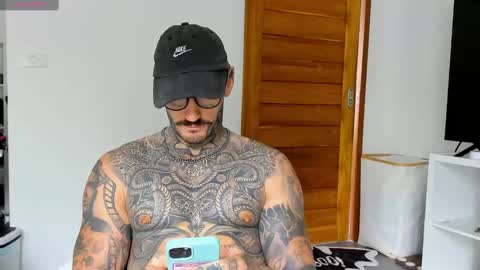 Snapshot of lucasexclusive chatting on October 8, 7:36 am lucasexclusive online show from October 8, 7:36 am