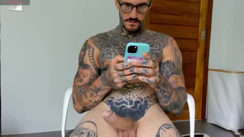 Snapshot of lucasexclusive chatting on October 12, 6:17 am lucasexclusive online show from October 12, 6:17 am