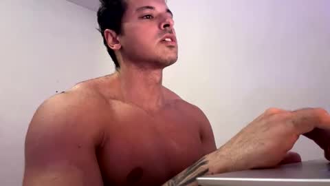 Snapshot of lucasfit24 chatting on February 6, 11:31 am lucasfit24 online show from February 6, 11:31 am