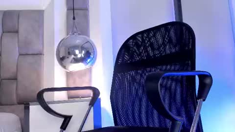 lucasthomson_ online show from June 26, 10:59 pm