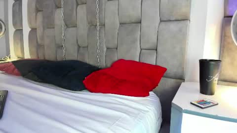 lucasthomson_ online show from July 4, 5:11 am