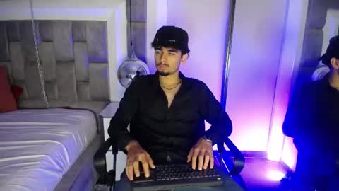 lucasthomson_ online show from June 23, 4:09 am