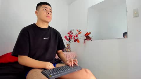 LUCAS TORREZ online show from December 17, 11:55 pm