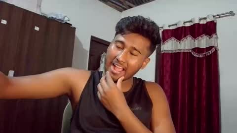 luci_ri online show from April 7, 8:05 am