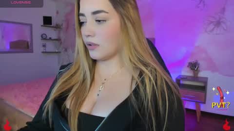 lucia star  online show from February 16, 2:09 am