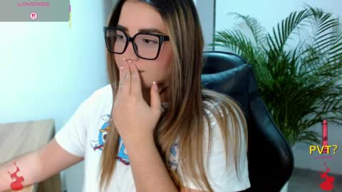 lucia star  online show from April 7, 8:22 pm