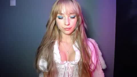 Lucy online show from October 14, 6:33 pm