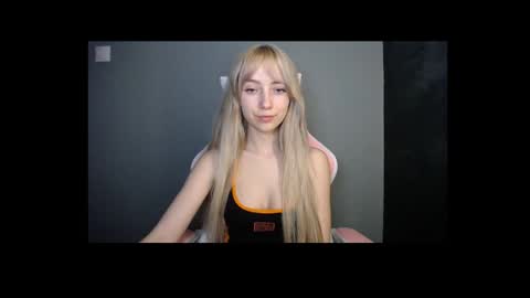 Lucy online show from April 16, 8:09 pm