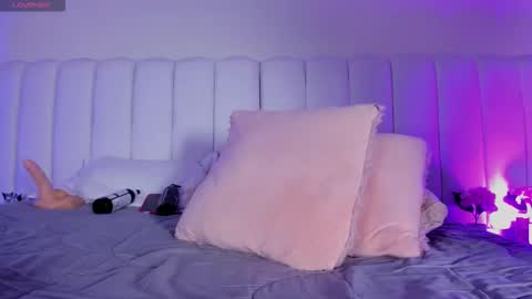 Lisseth  online show from September 15, 4:36 am