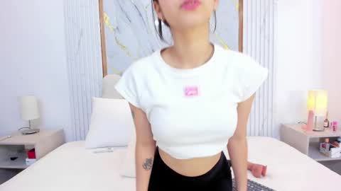 Snapshot of lucianasmith_ chatting on October 23, 1:56 pm Luci online show from October 23, 1:56 pm