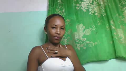 lucie196645 online show from May 10, 12:55 pm