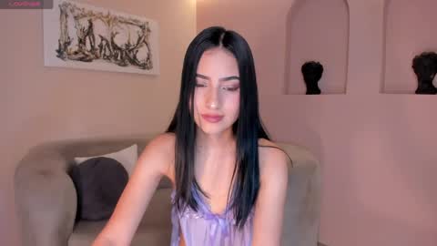 Lucie Martin online show from April 13, 8:02 pm