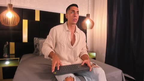 Lucio online show from March 31, 12:05 pm