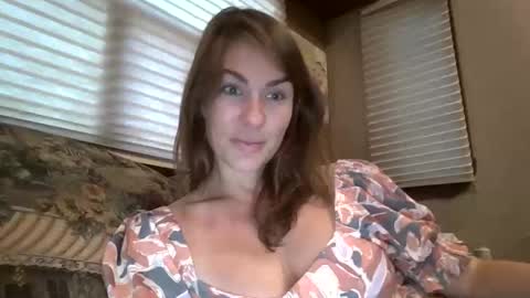 Snapshot of luciousapril chatting on September 9, 11:05 pm April online show from September 9, 11:05 pm
