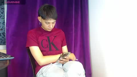 luckk_ online show from May 31, 5:50 am