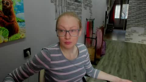 lucky_licky20 online show from April 15, 2:26 am