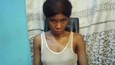 Snapshot of luckymadequeen chatting on February 23, 10:09 pm Gloria online show from February 23, 10:09 pm