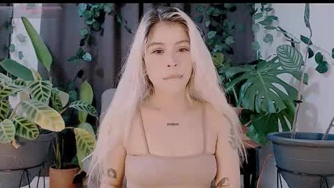 luckysapphire777 online show from October 31, 8:26 am