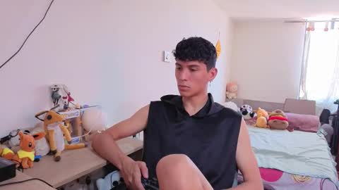 Lu Independent Model online show from February 4, 3:16 pm