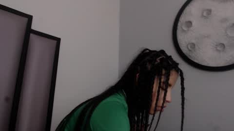   online show from December 5, 5:28 am