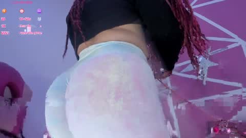 lucy_beatifull online show from April 8, 5:16 pm