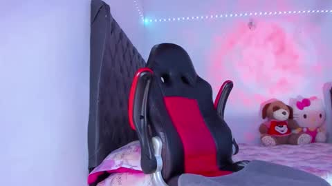 lucy online show from March 3, 1:23 am