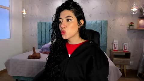 Lucy Greys online show from October 6, 11:50 am