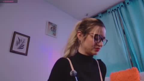 lucy online show from February 23, 4:28 am