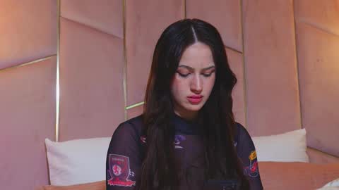 Lucy Lexton online show from March 14, 4:33 pm