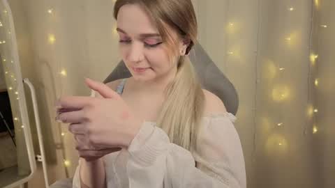 Lucy online show from April 11, 8:13 pm