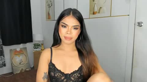 lucyvane online show from July 13, 2:48 am