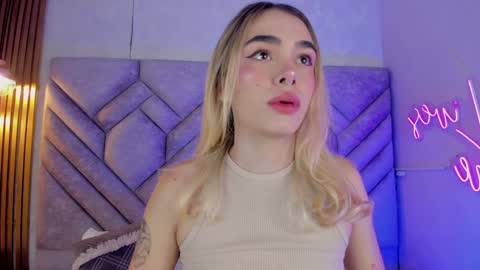 Lucy online show from December 20, 11:43 am