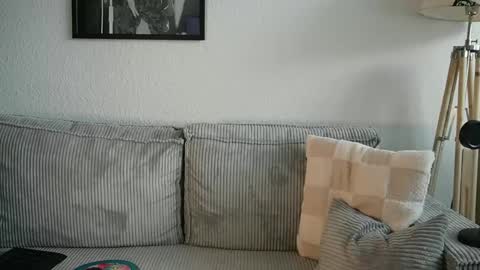 lucyxlou online show from February 4, 1:37 pm