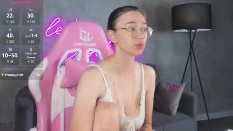 Lucy online show from July 19, 1:08 am