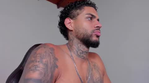 Luigi Vitale online show from February 3, 2:53 am