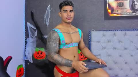Luigi Independent model online show from November 1, 5:56 pm