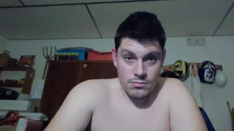 Snapshot of luis2423 chatting on January 2, 12:13 am A slave to the mistress.. un esclavo para las amas dominantes. online show from January 2, 12:13 am