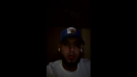 luis870932 online show from June 3, 1:30 am