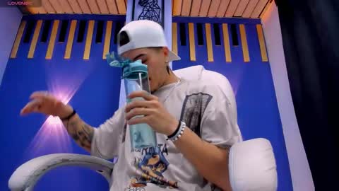 Luis AS online show from November 16, 12:18 pm