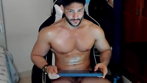 luis_baptista online show from December 7, 2:58 am