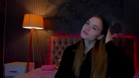 LuisaClover online show from November 29, 1:52 pm