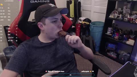 Luisdiaztube online show from January 2, 10:44 pm