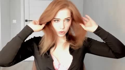 Lizzy online show from March 25, 10:44 am