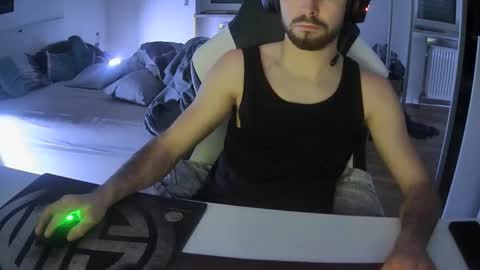 lukasschoetz online show from January 14, 10:44 pm