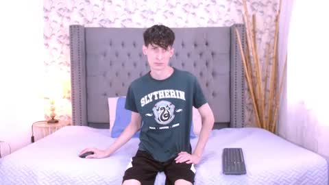 Snapshot of luke_carter chatting on September 15, 1:01 pm luke_carter online show from September 15, 1:01 pm