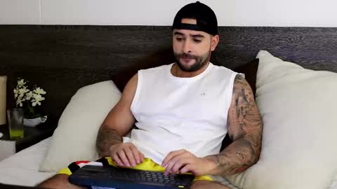 Lukhas f4f online show from December 15, 11:56 pm