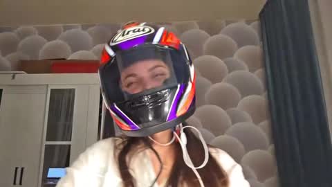 Lana online show from April 4, 5:42 pm