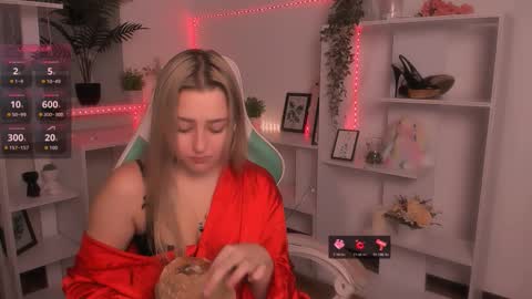 Lily online show from November 24, 6:56 am