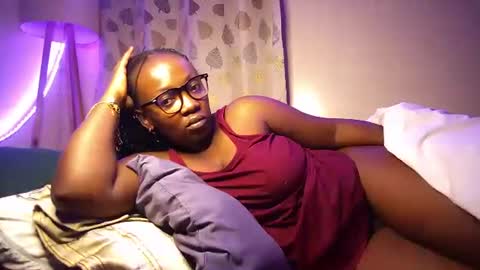 lulu_sparks1 online show from October 11, 2:38 am