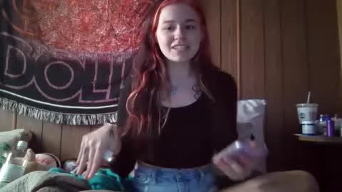 Snapshot of lulupixxx chatting on February 1, 2:13 pm Connie online show from February 1, 2:13 pm